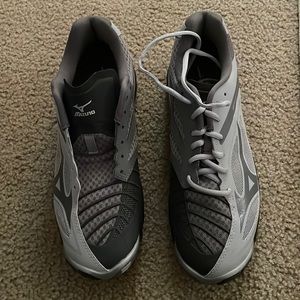 women’s mizuno lighting wave Z3, size 11